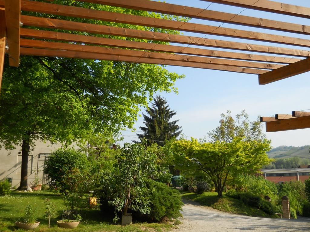 Tenuta Calabiana Diano dʼAlba Екстериор снимка